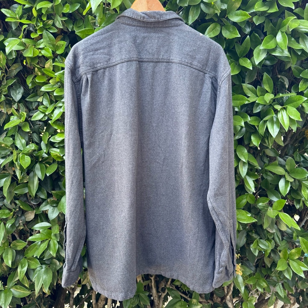 Men’s Patagonia button down - Picture 2 of 4